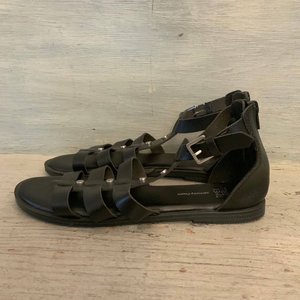Time & Tru Black Faux Leather Studded Strappy Gladiator Sandals Size 7.5 GC - Picture 3 of 7
